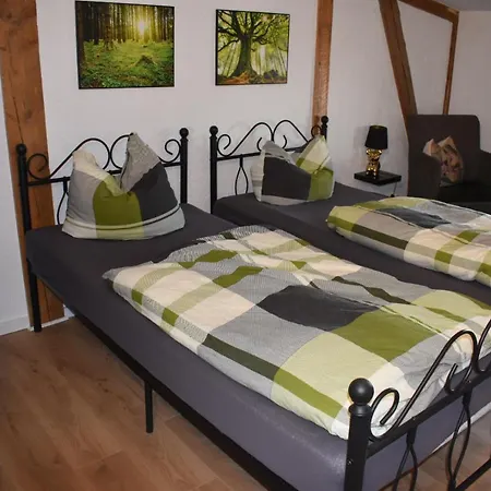 Neu Renoviert: 11 Mit Grosser Wohnkueche, Mitten In Der * Neu Gaarz