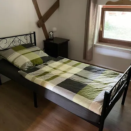 Neu Renoviert: 11 Mit Grosser Wohnkueche, Mitten In Der *