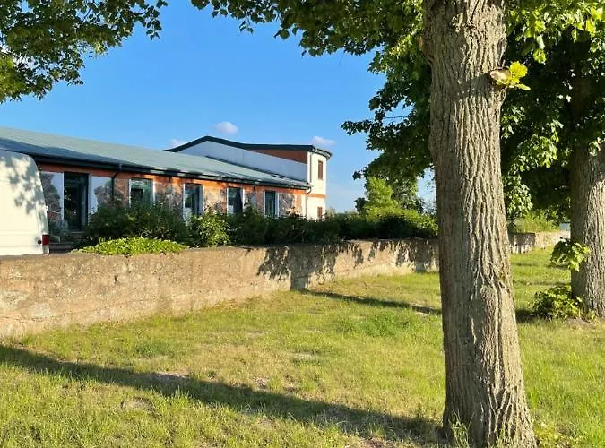 Daire Neu Renoviert: 11 Mit Grosser Wohnkueche, Mitten In Der *