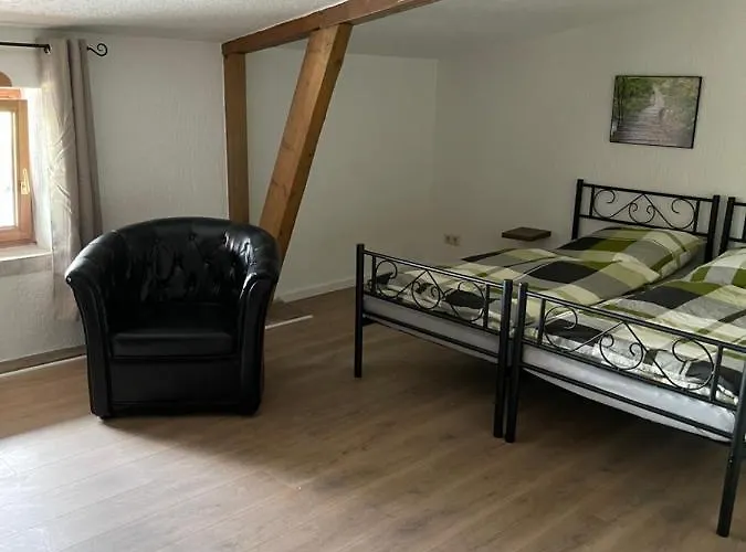 Neu Renoviert: 11 Mit Grosser Wohnkueche, Mitten In Der Daire