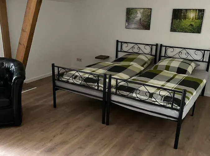 Neu Renoviert: 11 Mit Grosser Wohnkueche, Mitten In Der Daire Neu Gaarz