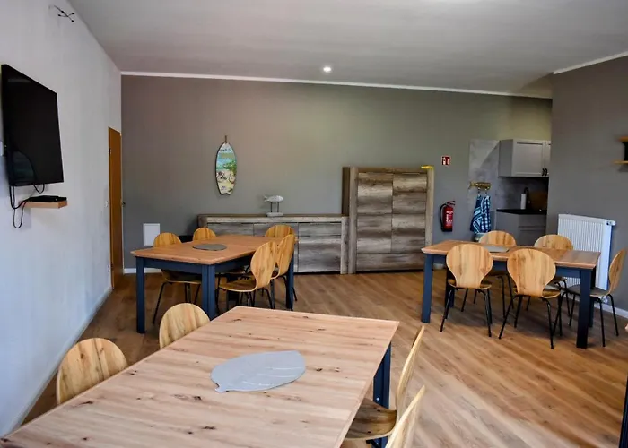 Daire Neu Renoviert: 11 Mit Grosser Wohnkueche, Mitten In Der *